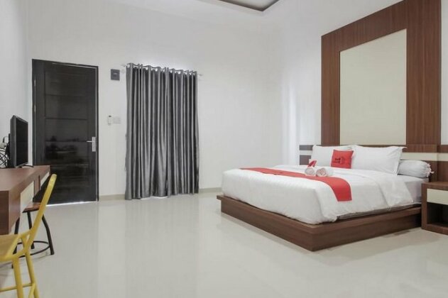 RedDoorz Plus @ Setiabudi Medan - Photo4