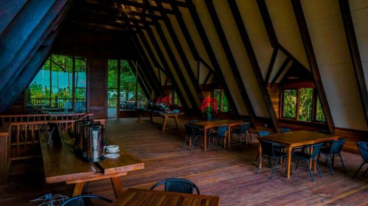 Telaga Warna Resort & Resto - Photo2