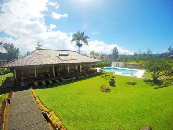 Villa Bango-Puncak - Photo2