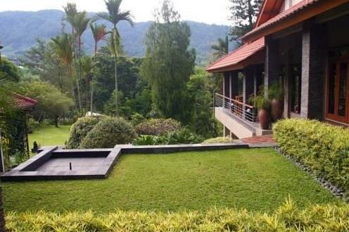 Villa Dewi Sri - Photo5