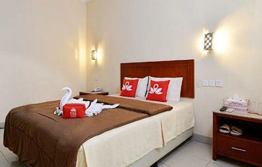 Zen Rooms Cipayung Km 71 - Photo4