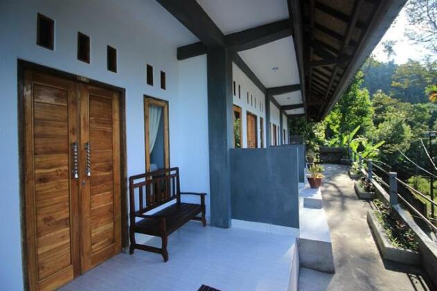 Adila Warung and Homestay - Photo2