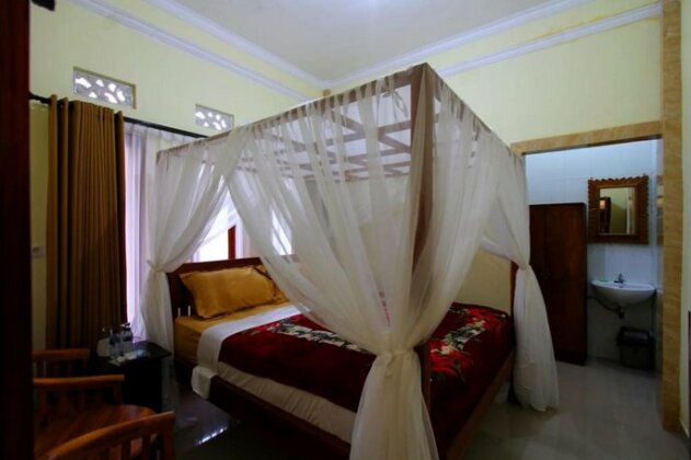 Putri Aning Homestay - Photo3