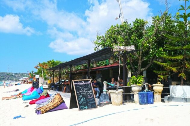 Puri Nusa Beach Hotel - Photo2