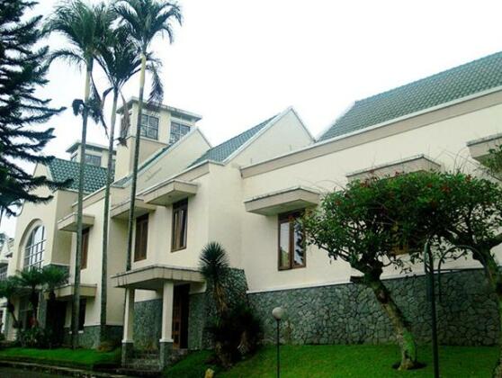 Amazing Bumi Ciherang Hotel - Photo3
