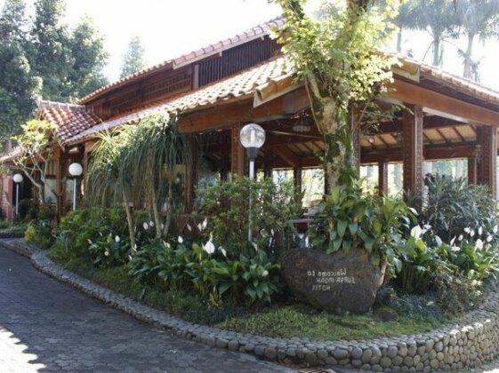 Hotel Surya Indah Cipanas - Photo2