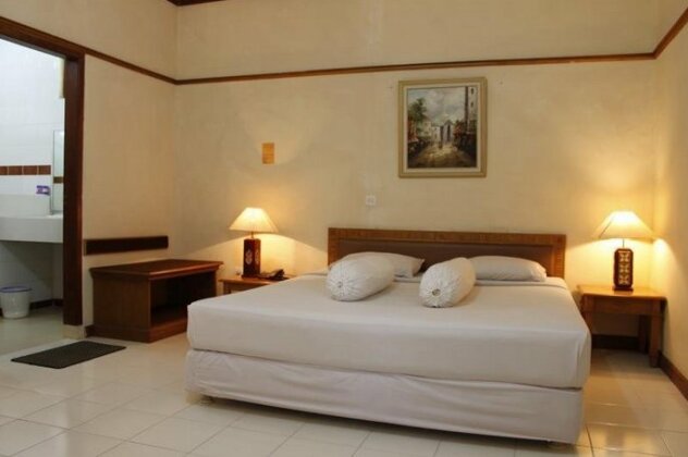 Hotel Surya Indah Cipanas - Photo4