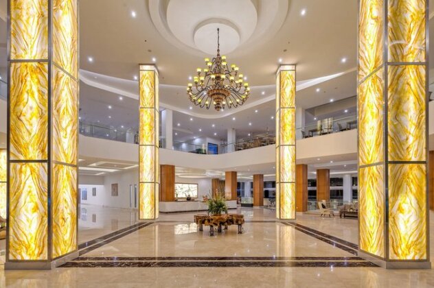 Le Eminence Puncak Hotel Convention & Resort - Photo3