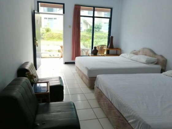 OYO 3250 Setia Hotel - Photo3