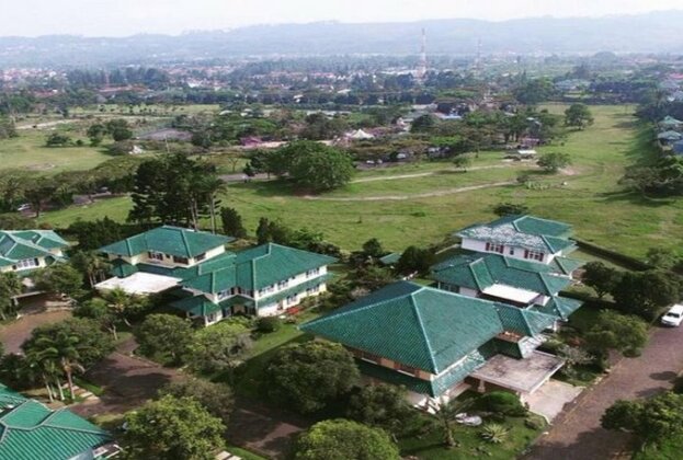 Puncak Resort Drive 178 by Aryaduta - Photo2