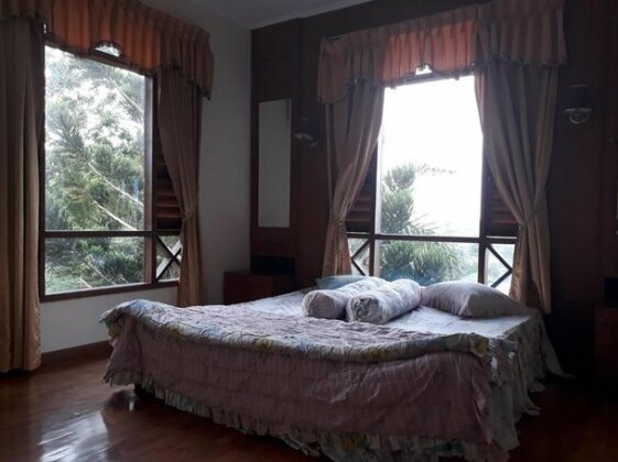 Villa Beverly Hills - Hanjawar Puncak - Photo2