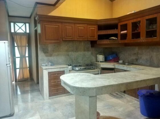 Villa Beverly Hills - Hanjawar Puncak - Photo4
