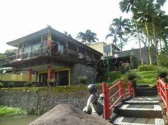 Villa Bukit Danau Lot 5 - Photo2