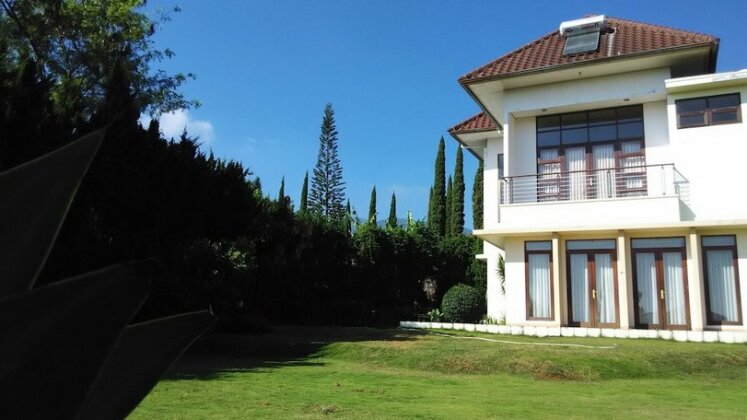 Villa Sophia Cimacan Puncak