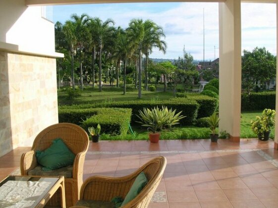 Villa Sophia Cimacan Puncak - Photo3