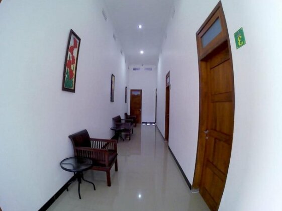 Amaryllis Guesthouse Syariah - Photo4