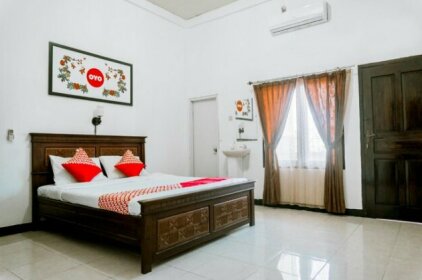 OYO 1069 Hotel New Rajawali