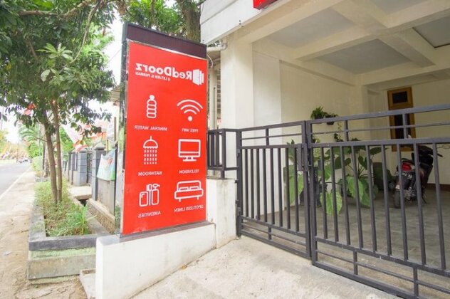 RedDoorz @ Letjend S Parman Pacitan