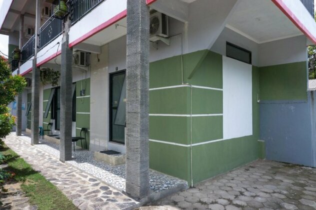 RedDoorz @ WR Supratman Pacitan - Photo3