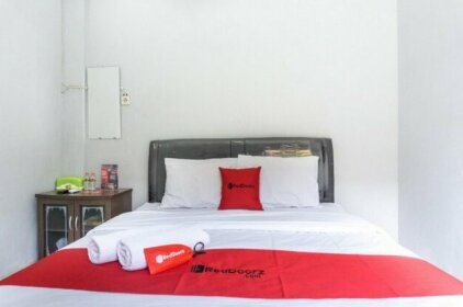 RedDoorz @ WR Supratman Pacitan
