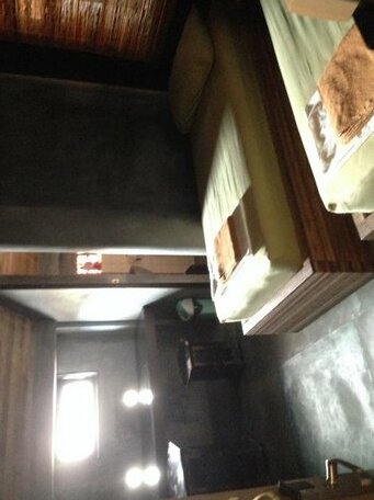 Bat & Arrow - Photo3