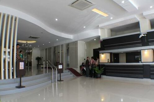 Daima Hotel Padang - Photo3