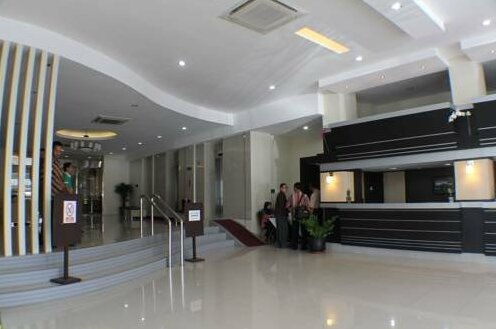 Daima Hotel Padang - Photo3