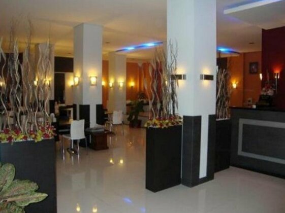 Hotel Femina Padang - Photo3