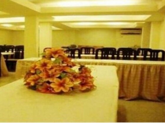Hotel Femina Padang - Photo4