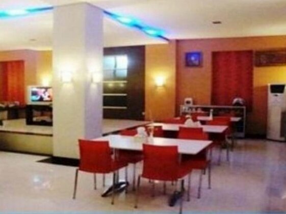 Hotel Femina Padang - Photo5