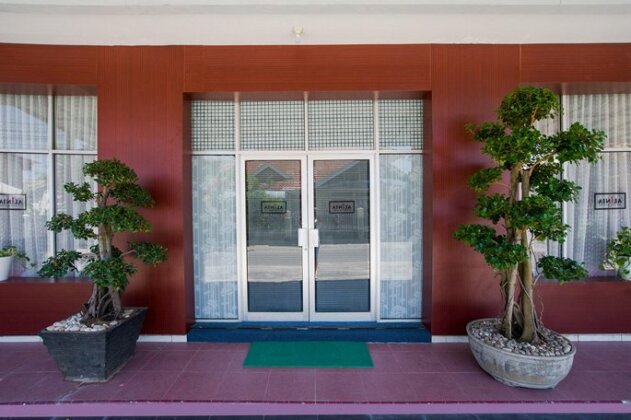 OYO 3225 Alinia Residence - Photo2