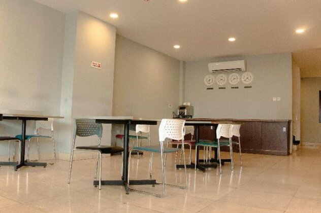 OYO 592 Budget Hotel by the Harbour - Photo5