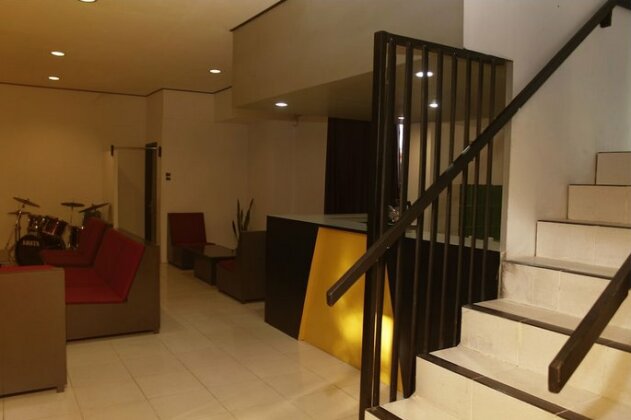 RedDoorz near Jalan Sudirman Padang Padang - Photo3