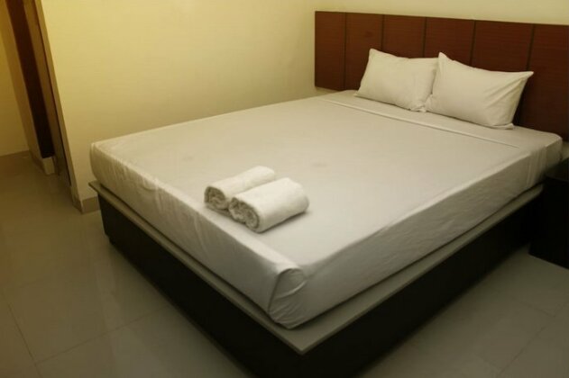 RedDoorz near Jalan Sudirman Padang Padang - Photo5
