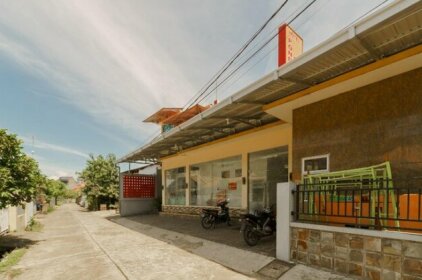 RedDoorz near Jembatan Siti Nurbaya Padang
