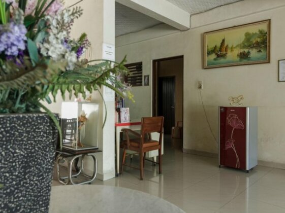 RedDoorz near Pantai Padang - Photo4