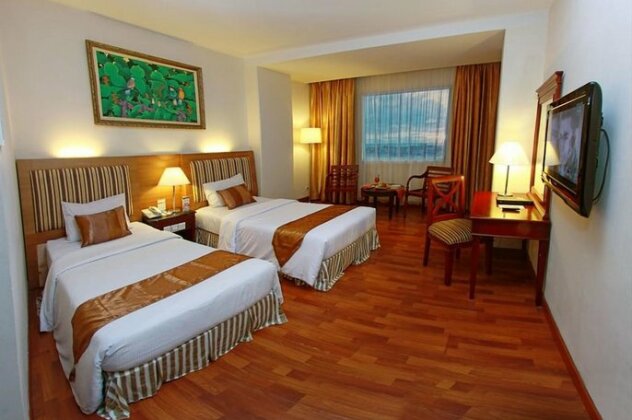 Rocky Plaza Hotel Padang - Photo4