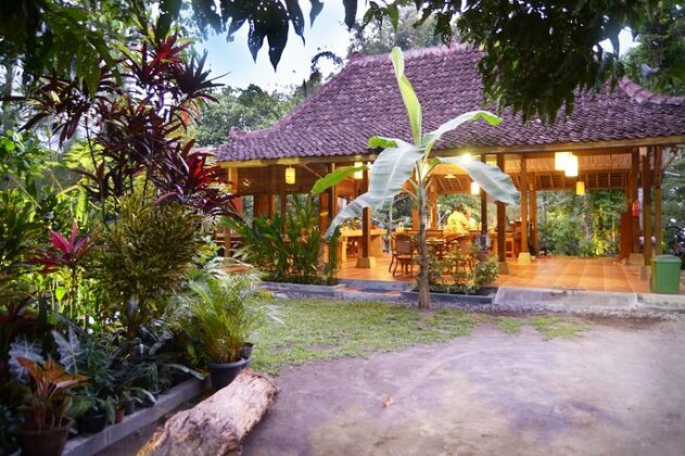 The Riverside Javanese Cottages - Photo4