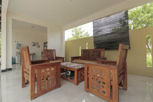 RedDoorz near Bundaran Garuda - Photo3