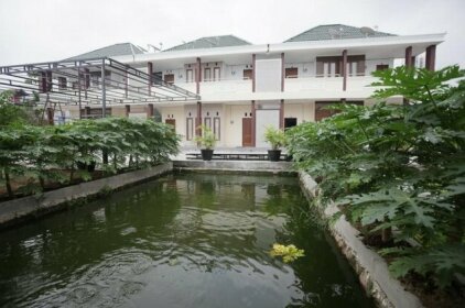 RedDoorz Syariah near Bundaran Joeang