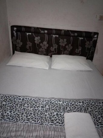  Photo 3