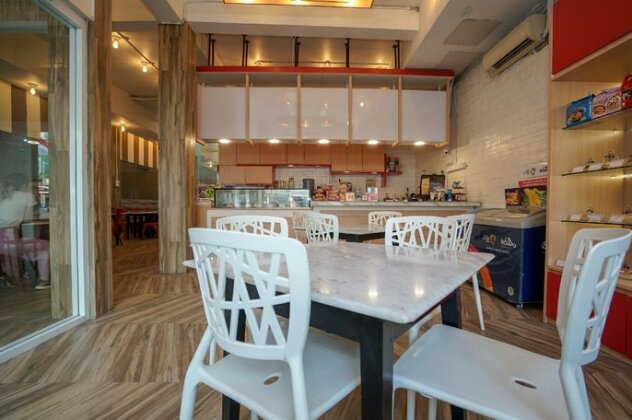 OYO 1270 Residence 8 - Photo5