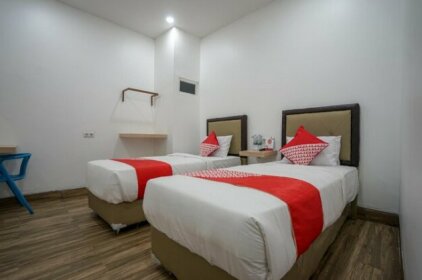 OYO 1270 Residence 8