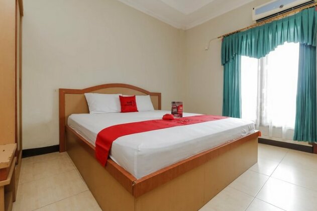 RedDoorz @ Jalan Mangkunegara - Photo5