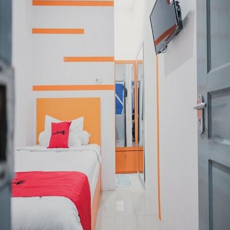RedDoorz @ Jalan Sukabangun 2 Palembang - Photo2