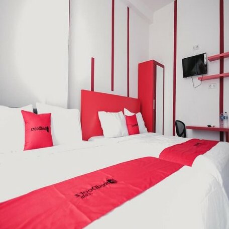 RedDoorz @ Jalan Sukabangun 2 Palembang - Photo3