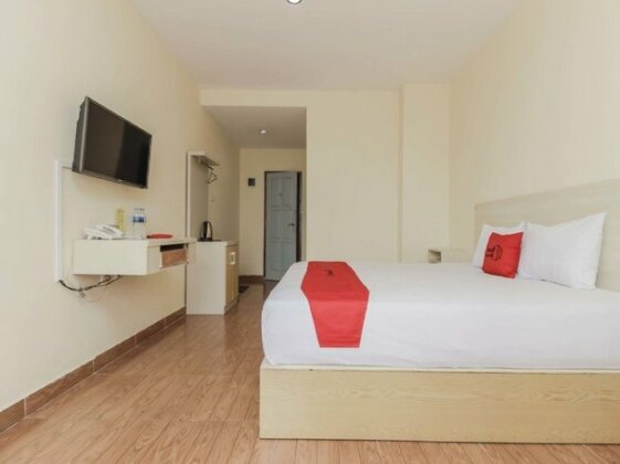 RedDoorz Plus near Jembatan Musi II Palembang - Photo3