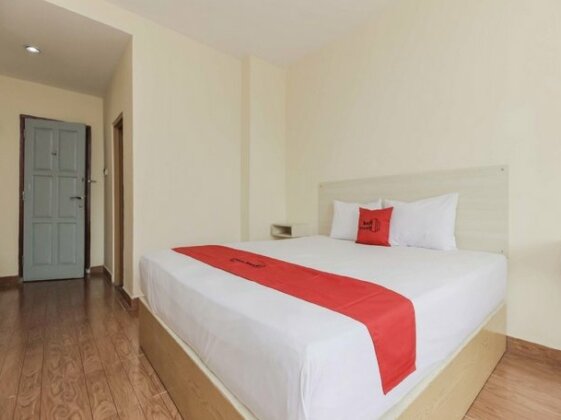 RedDoorz Plus near Jembatan Musi II Palembang - Photo4