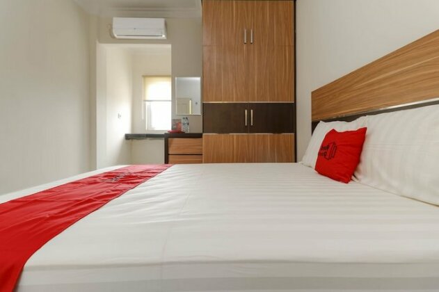 RedDoorz Plus Near Palembang Square Mall - Photo5