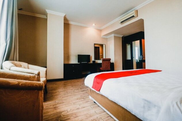 RedDoorz Premium @ Jalan Jendral Sudirman - Photo2